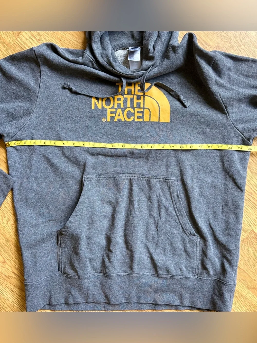 The North Face Men’s Gray Pullover Hoodie Yellow Logo Kangaroo Pocket Sz XL